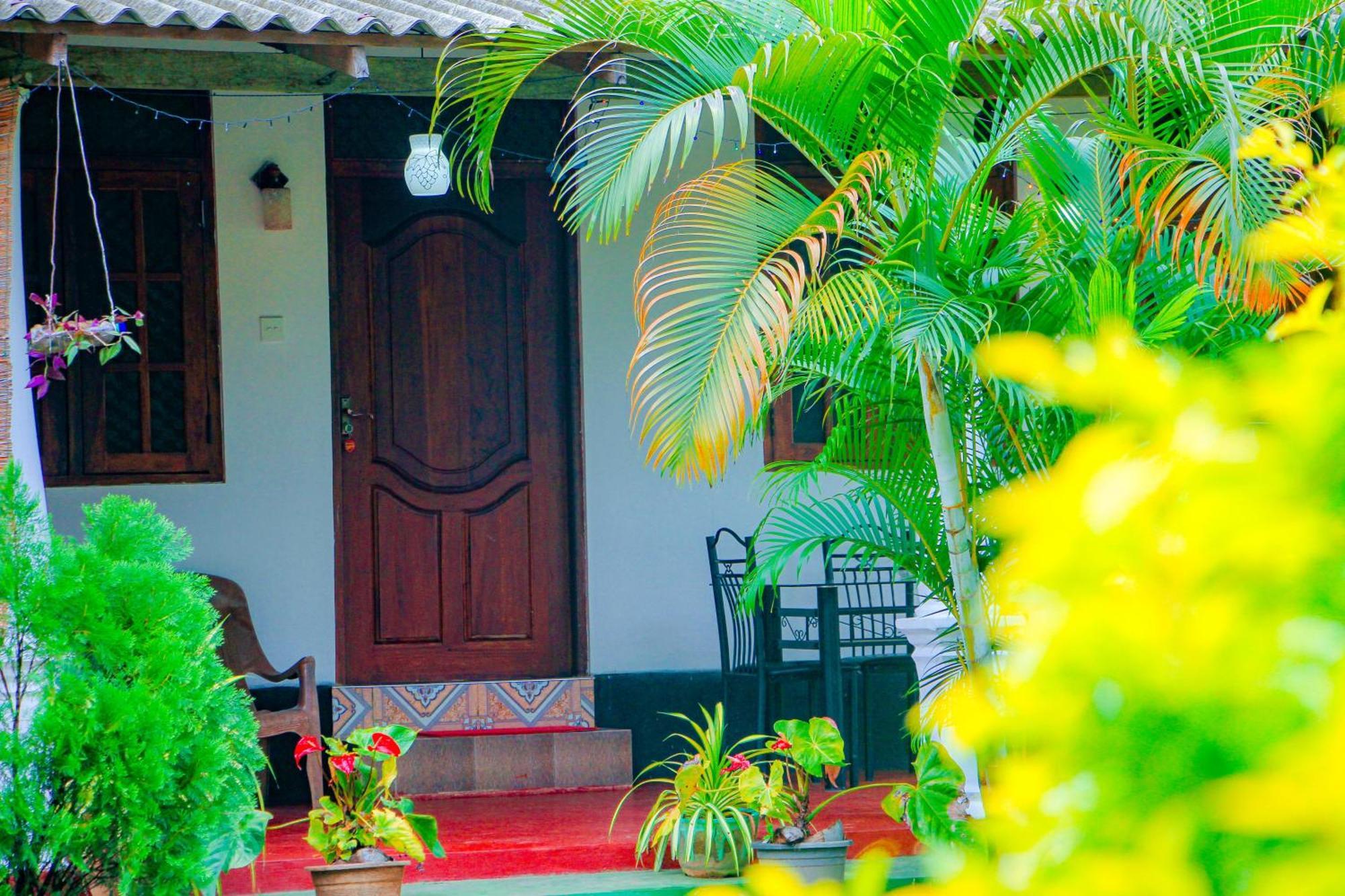 Chanaka Holiday Inn Sigiriya Exterior photo