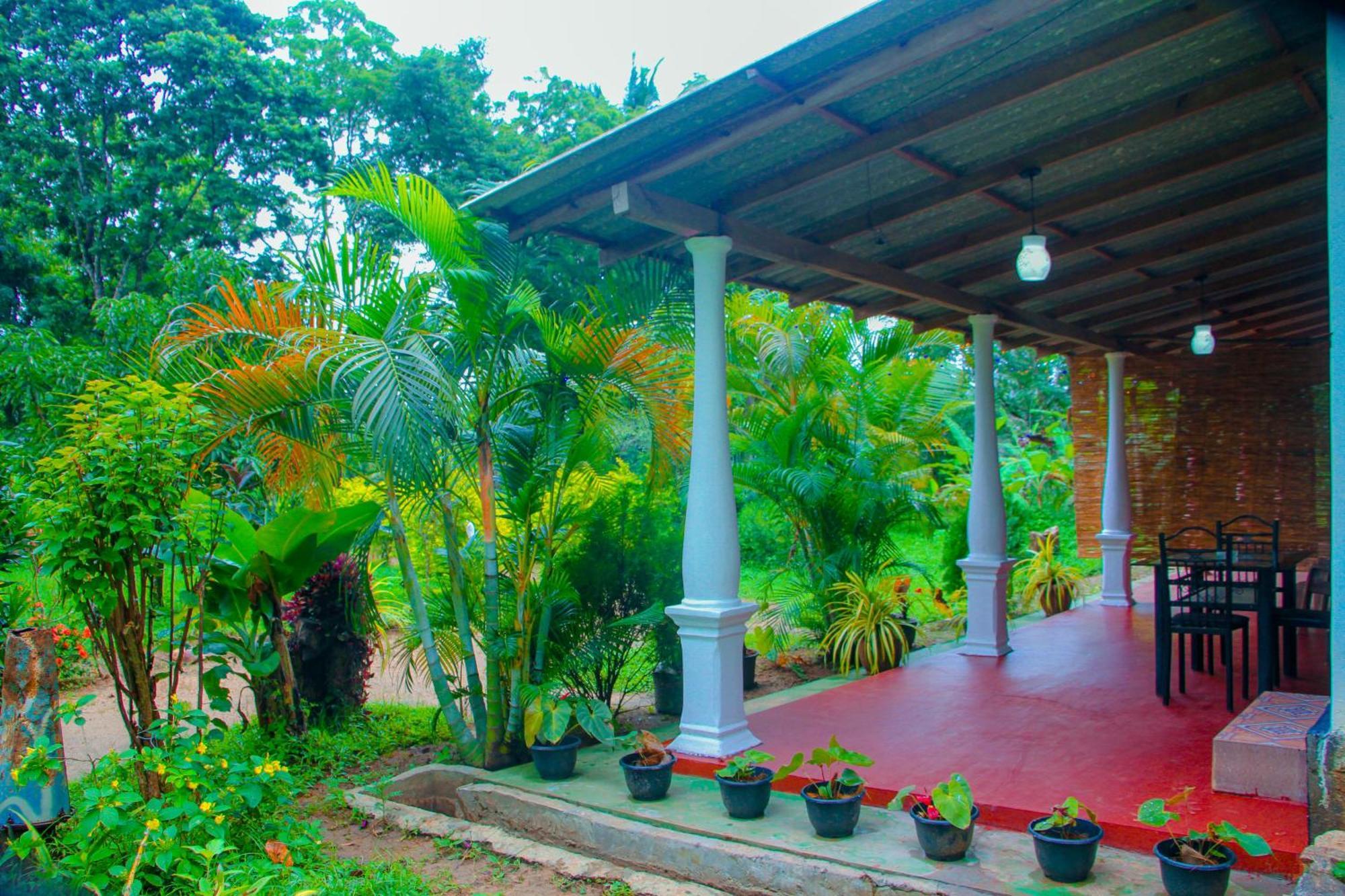 Chanaka Holiday Inn Sigiriya Exterior photo